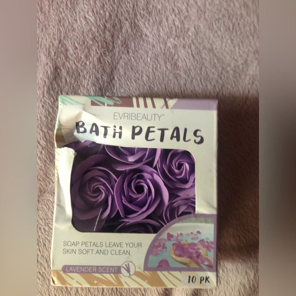 Brand new in box bath soap petals lavender rose